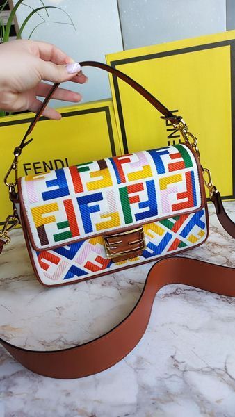 Жіноча текстильна сумка-багет із кольоровою вишивкою Fendi Baguette Multicolour  65735773 фото