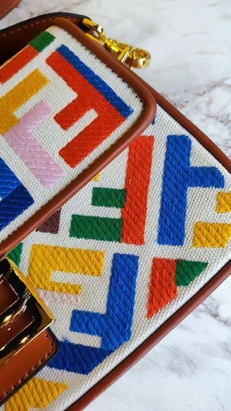 Жіноча текстильна сумка-багет із кольоровою вишивкою Fendi Baguette Multicolour  65735773 фото