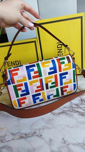 Жіноча текстильна сумка-багет із кольоровою вишивкою Fendi Baguette Multicolour  65735773 фото