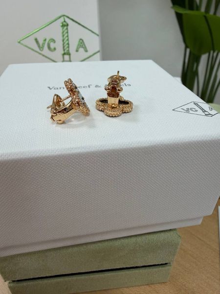 Сережки Van Cleef & Arpels Vintage Alhambra з жовтого золота 54757747 фото
