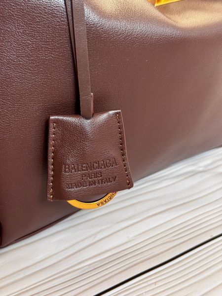Жіноча шкіряна сумка Balenciaga Rodeo Burgundy BR28B фото