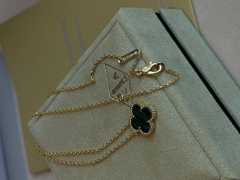 Підвіска Van Cleef & Arpels Vintage Alhambra  00674255 фото