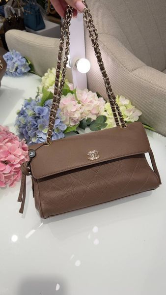 Жіноча шкіряна сумка Chanel Caviar Flap Bag Taupe 000958 фото