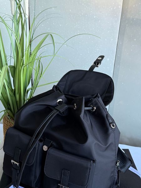 Жіночий нейлоновий рюкзак Prada Medium Re-Nylon Backpack Black 57373 фото