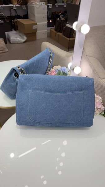 Жіноча джинсова сумка Chanel Classic Flap Bag синя деним з золотом 99622166 фото
