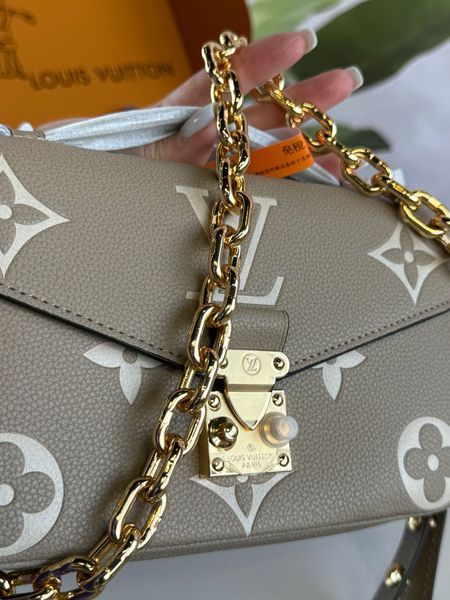 Жіноча шкіряна сумка Louis Vuitton Pochette M&eacute;tis East-West Tourterelle Cr&egrave;me 00034643 фото